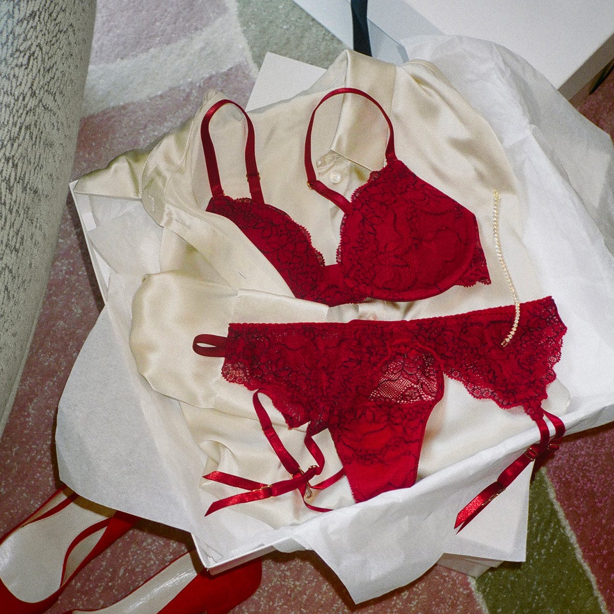 All Over Lace Support Bra Scarlet Two-Tone