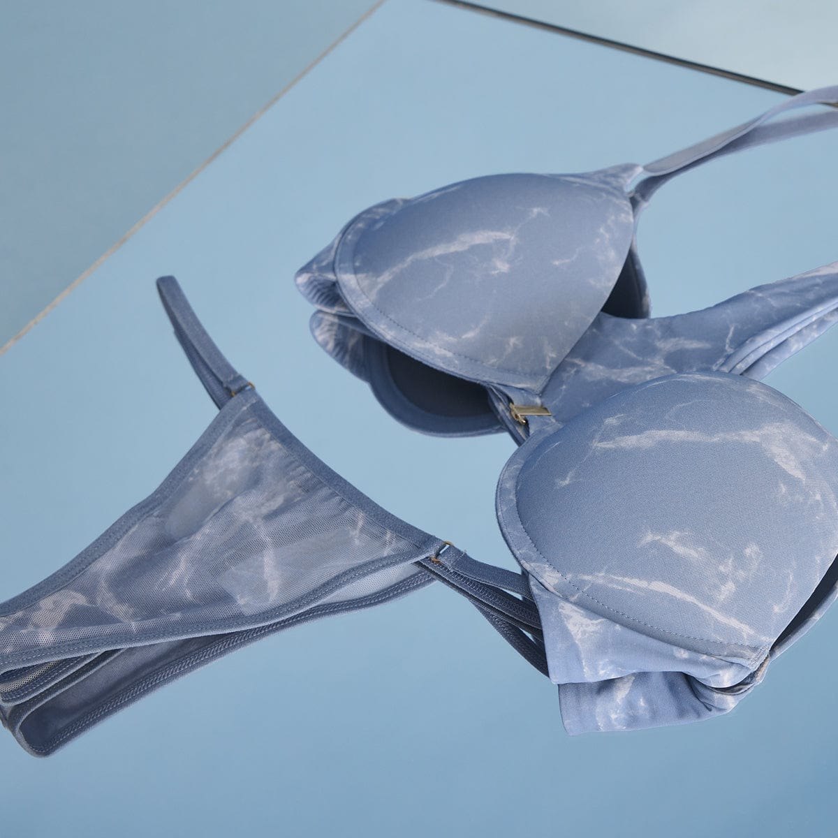 Fine Mesh Thong Marbled Sky