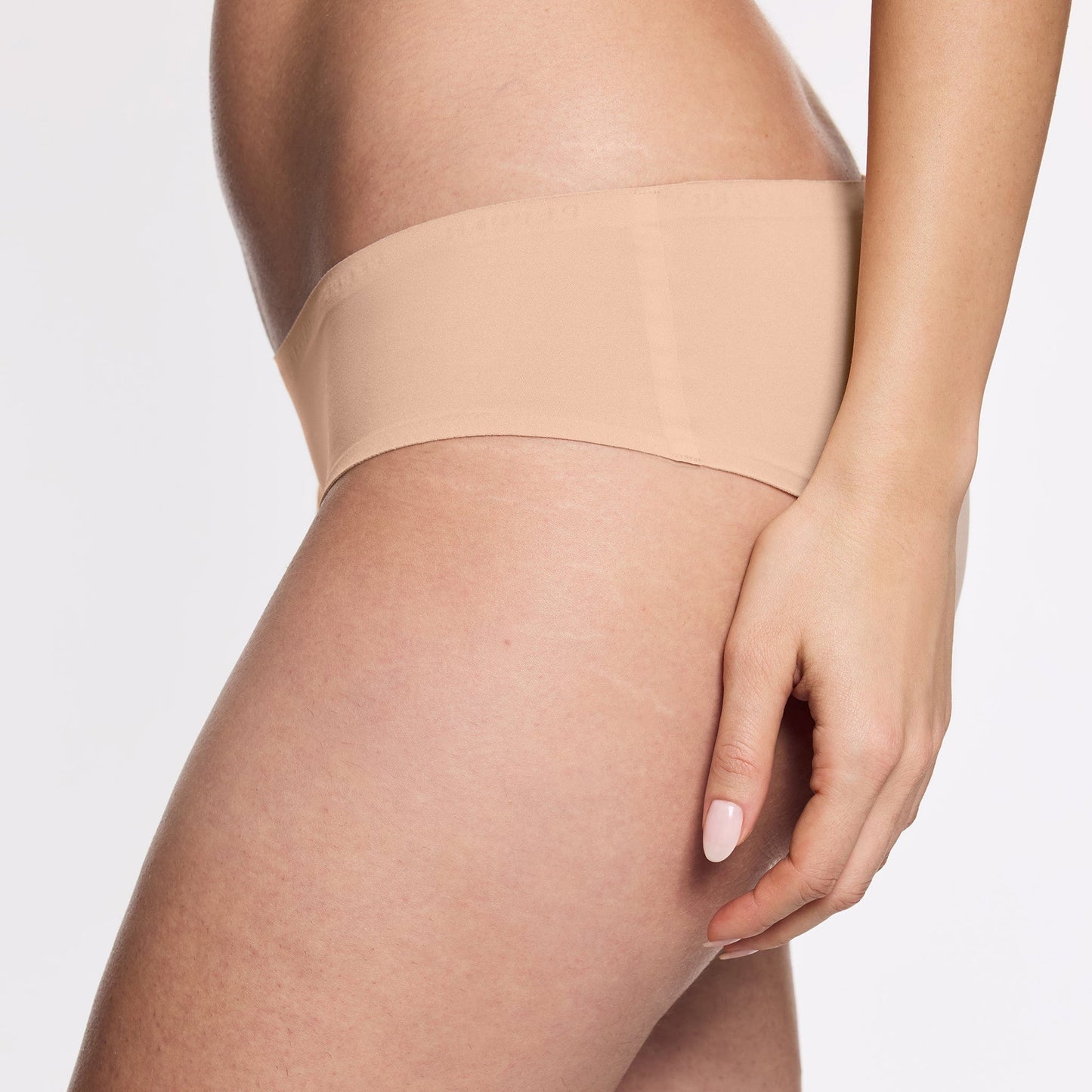 Simply Smooth No Show Hiphugger Beige