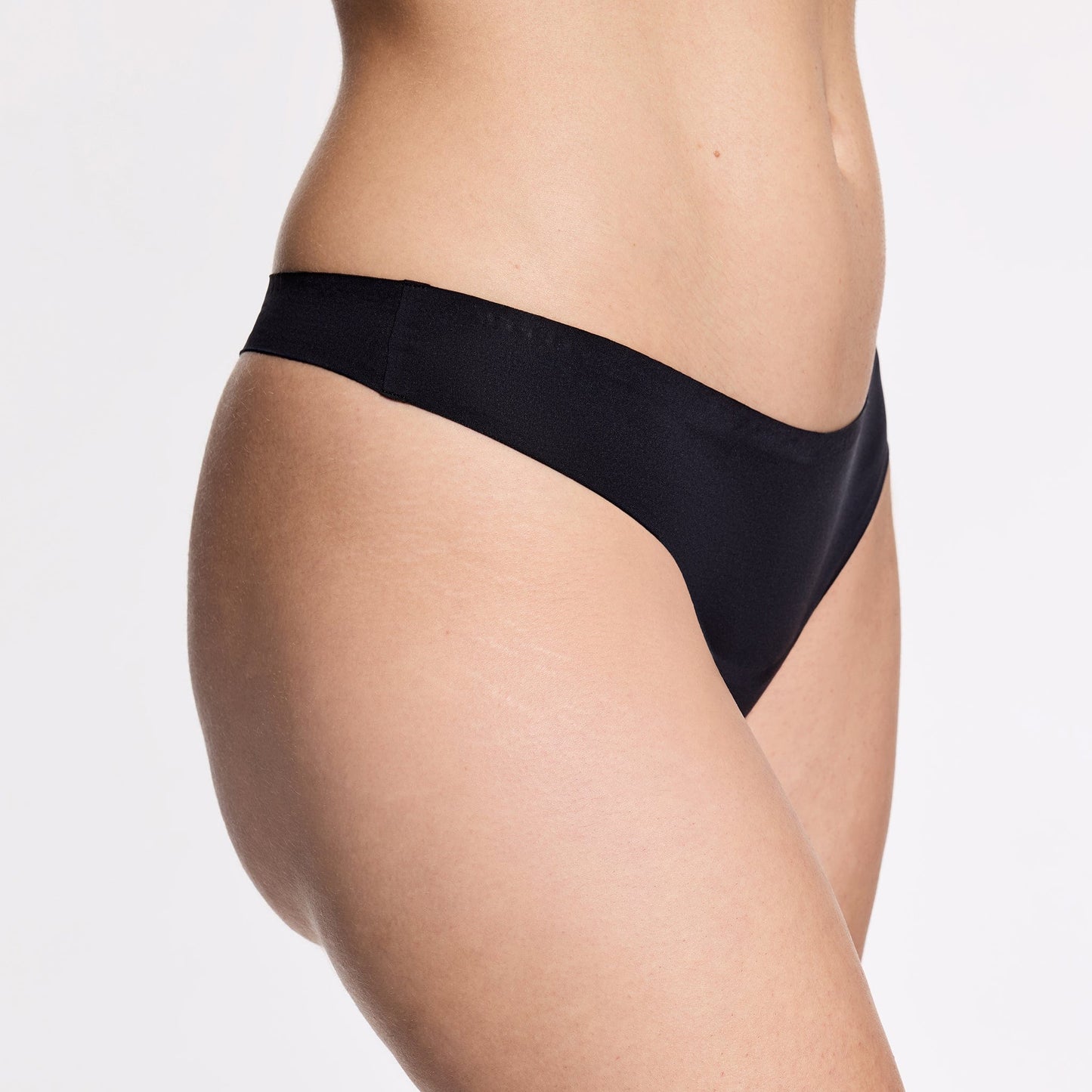 Simply Smooth No Show Thong Black